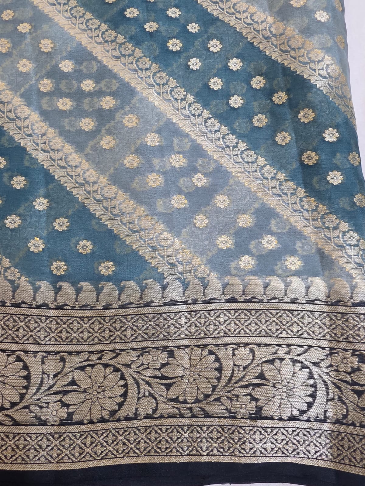 Aarinya Banarasi Pure Silk Chiffon Saree